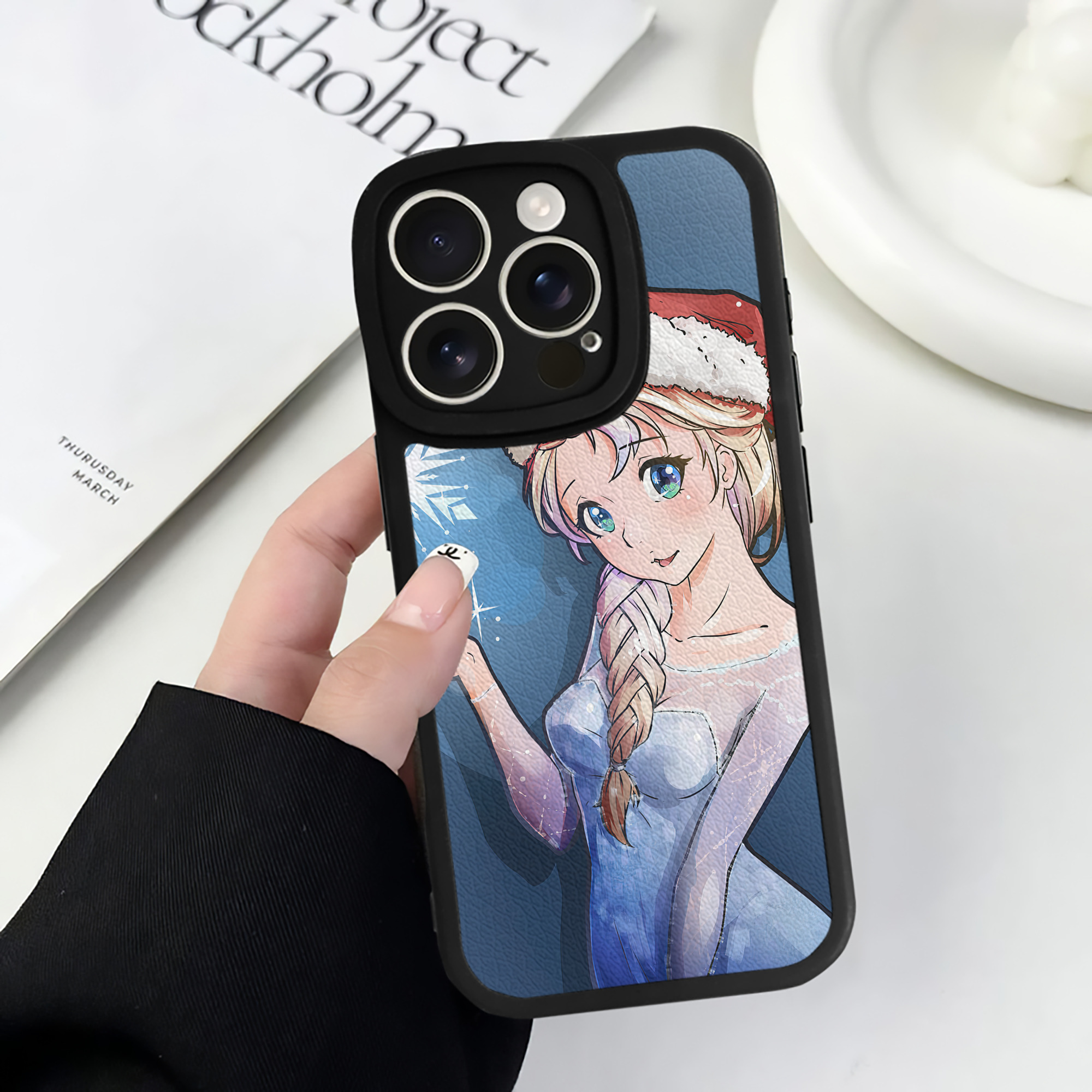 （画像用） アナと雪の女王 アンナ エルサ Frozen Anna Elsa 【iPhone 16シリーズ対応】シリコンスマホケース（レザー調） 材質：シリコン